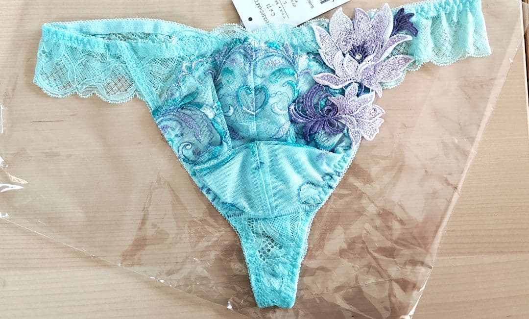 HIMICO VENERE SORRIDENTEシリーズ　Tバック サイズL