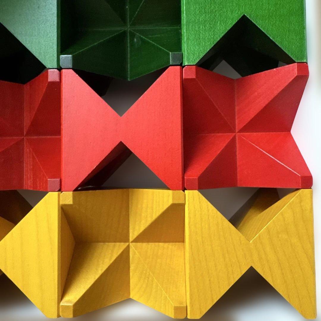 Naef Spiel 幾何学的積み木