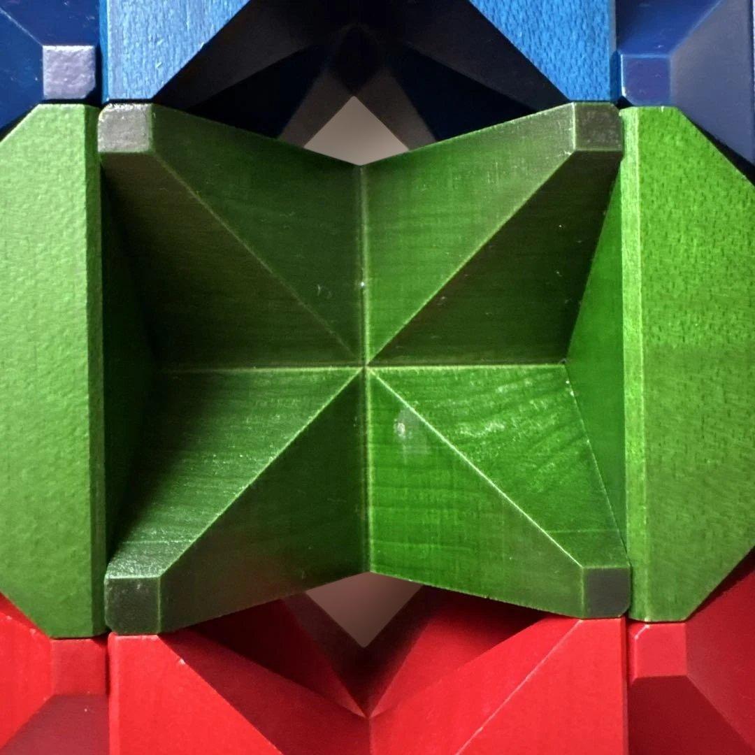 Naef Spiel 幾何学的積み木