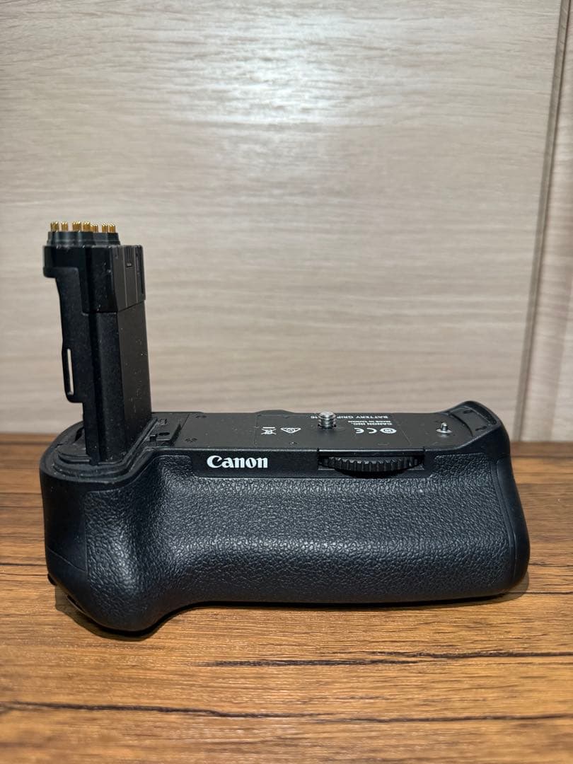 【美品】Canon EOS 7D Mark II 本体 バッテリーグリップ付き