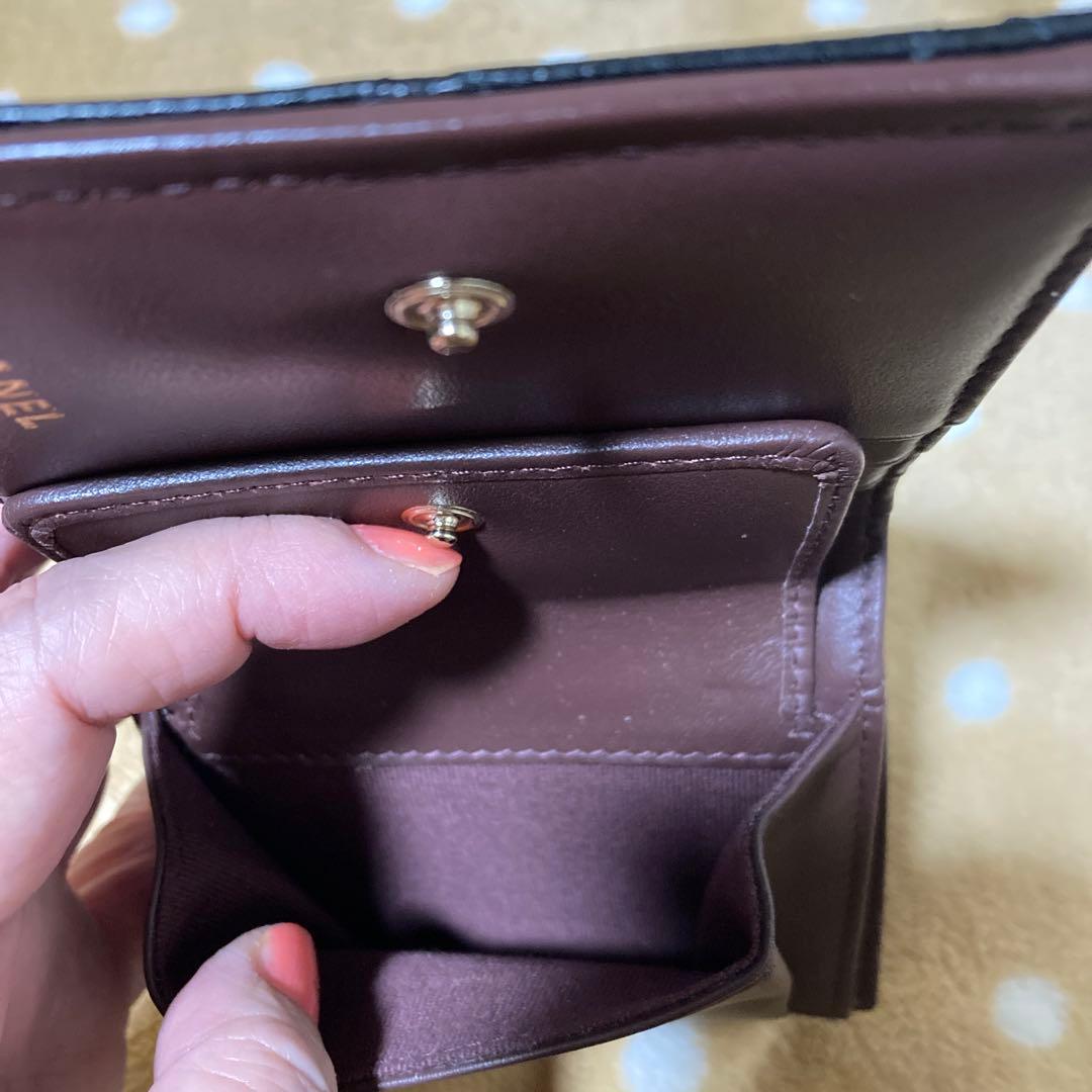 シャネルマトラッセ　クラシックスモールウォレット　二つ折り財布