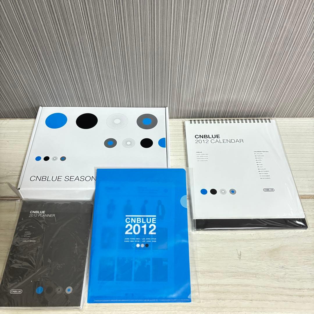 【希少・未開封あり】CNBLUE 豪華12点まとめ売り（ヨンファ等トレカ3枚付）