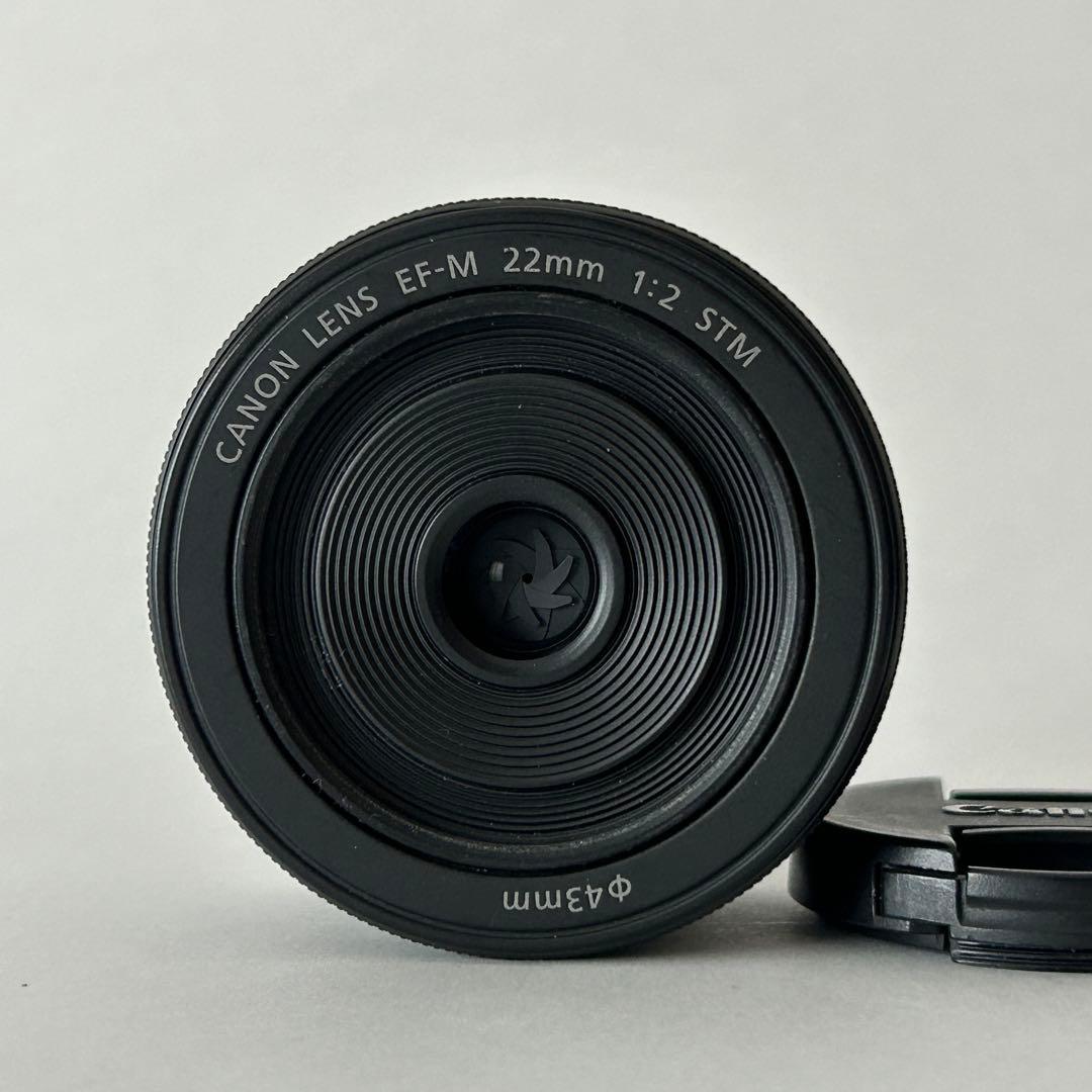 【中古】Canon EOS Kiss M ダブルレンズキット ミラーレス動作良好