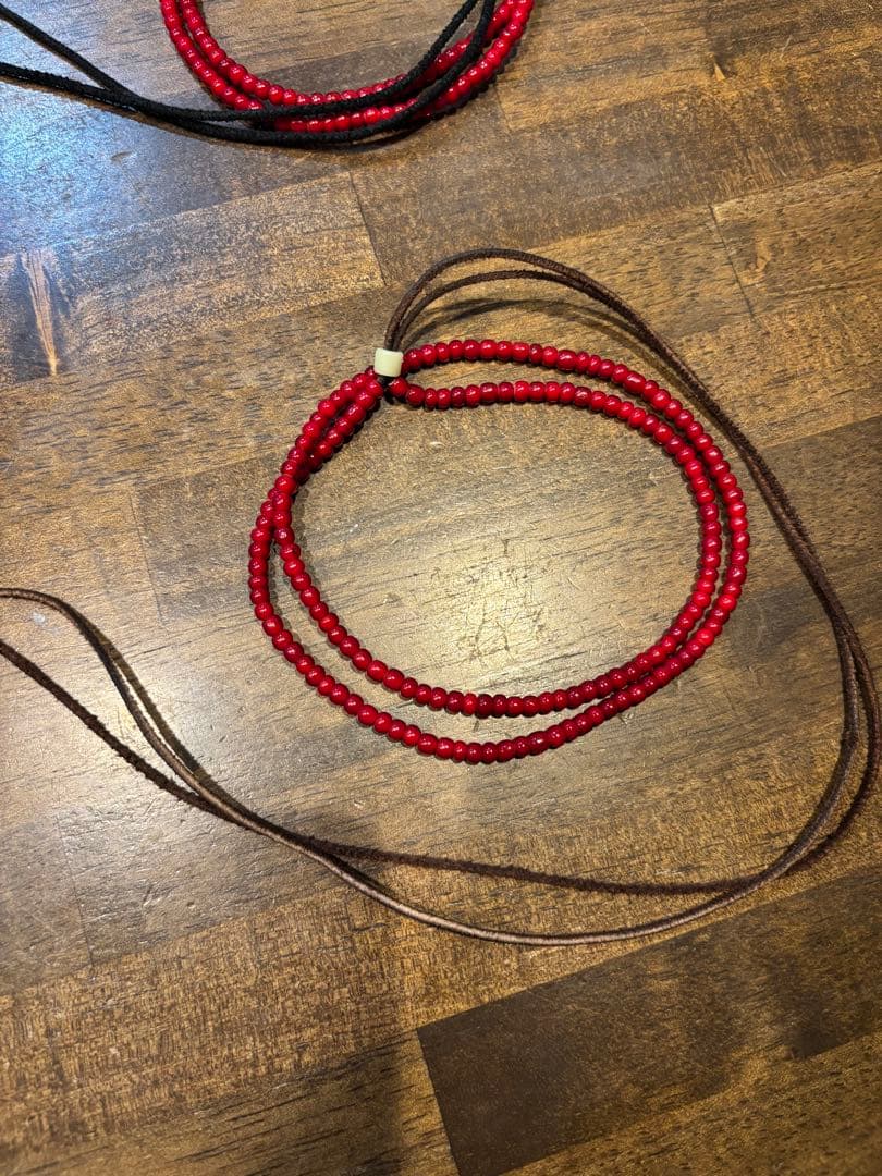 ホワイトハーツ　一連　血赤　アンティーク