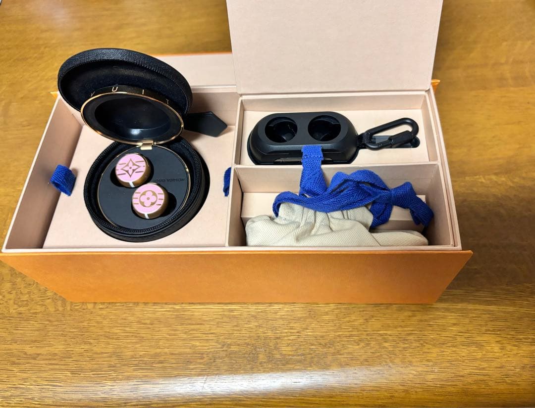 16日、17日限定価格 Louis Vuitton ワイヤレスイヤホン