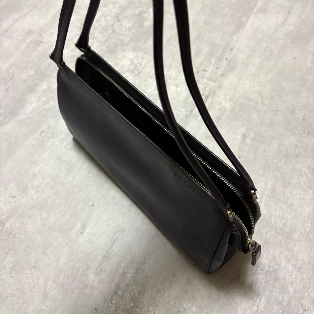 バッグ 1990s PRADA archive leather shoulder bag