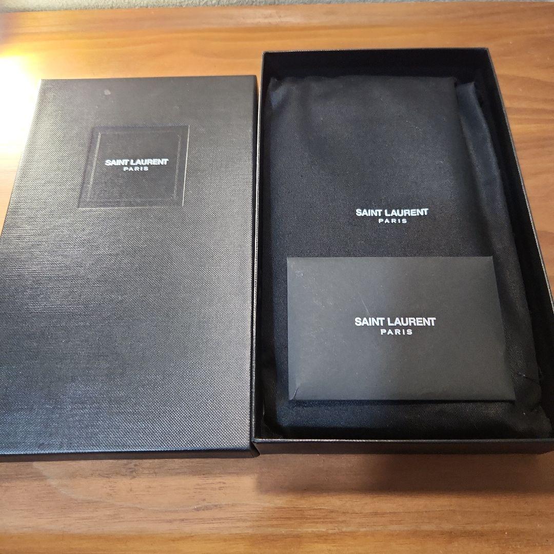 SAINT LAURENT スタッズ付き長財布