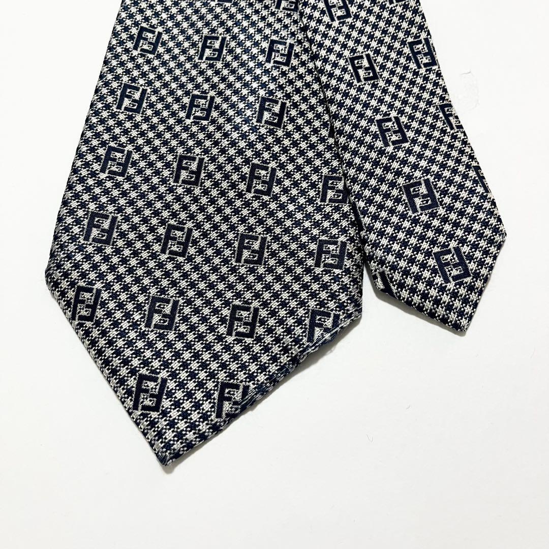 【極美品】フェンディ ネクタイ ズッカ柄 FF シルク100% イタリア製