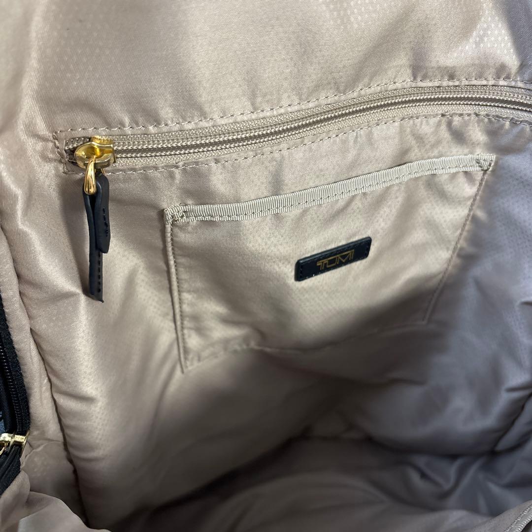 【yyy！！】TUMI バックパック ブラックxゴールド ビジネス 軽量