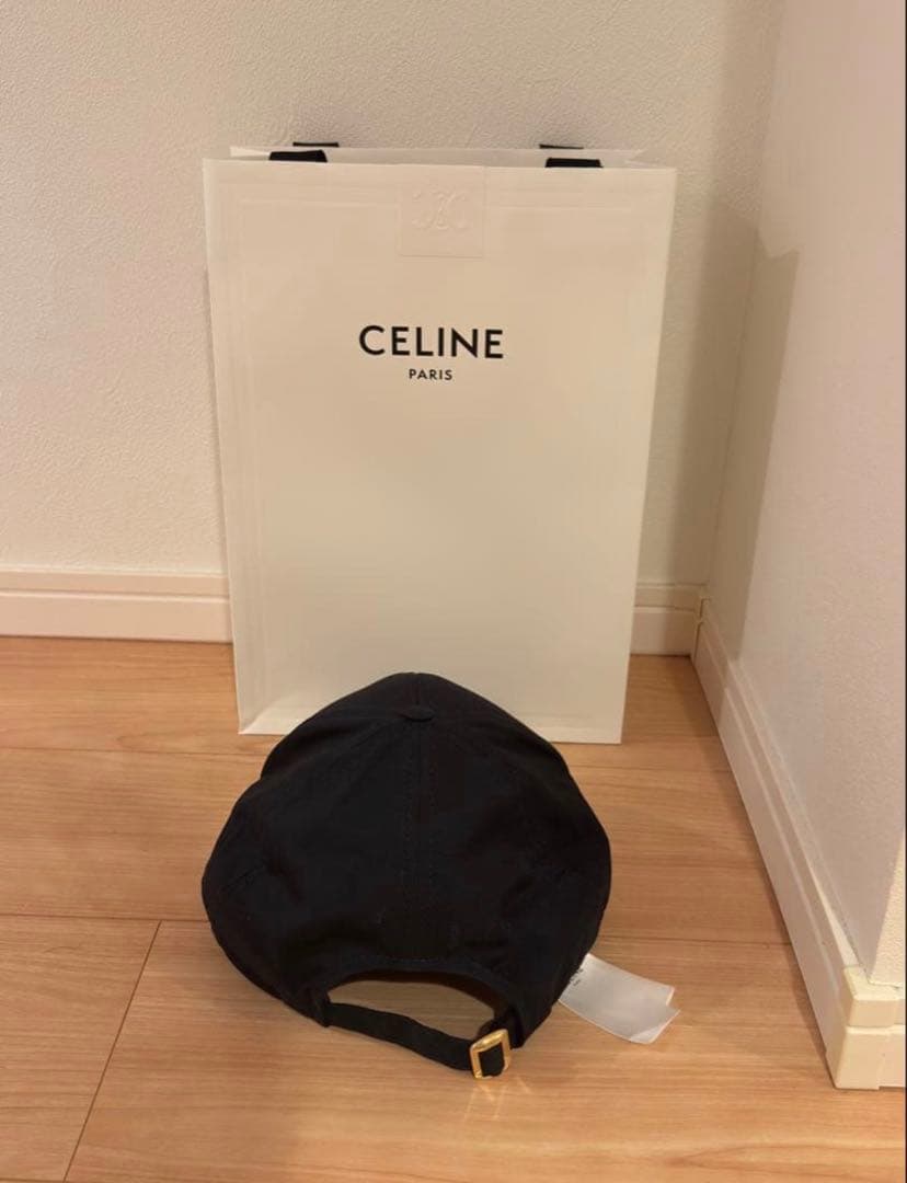 CELINE ブラック キャップ ロゴ入り　最終値引き（袋なし）