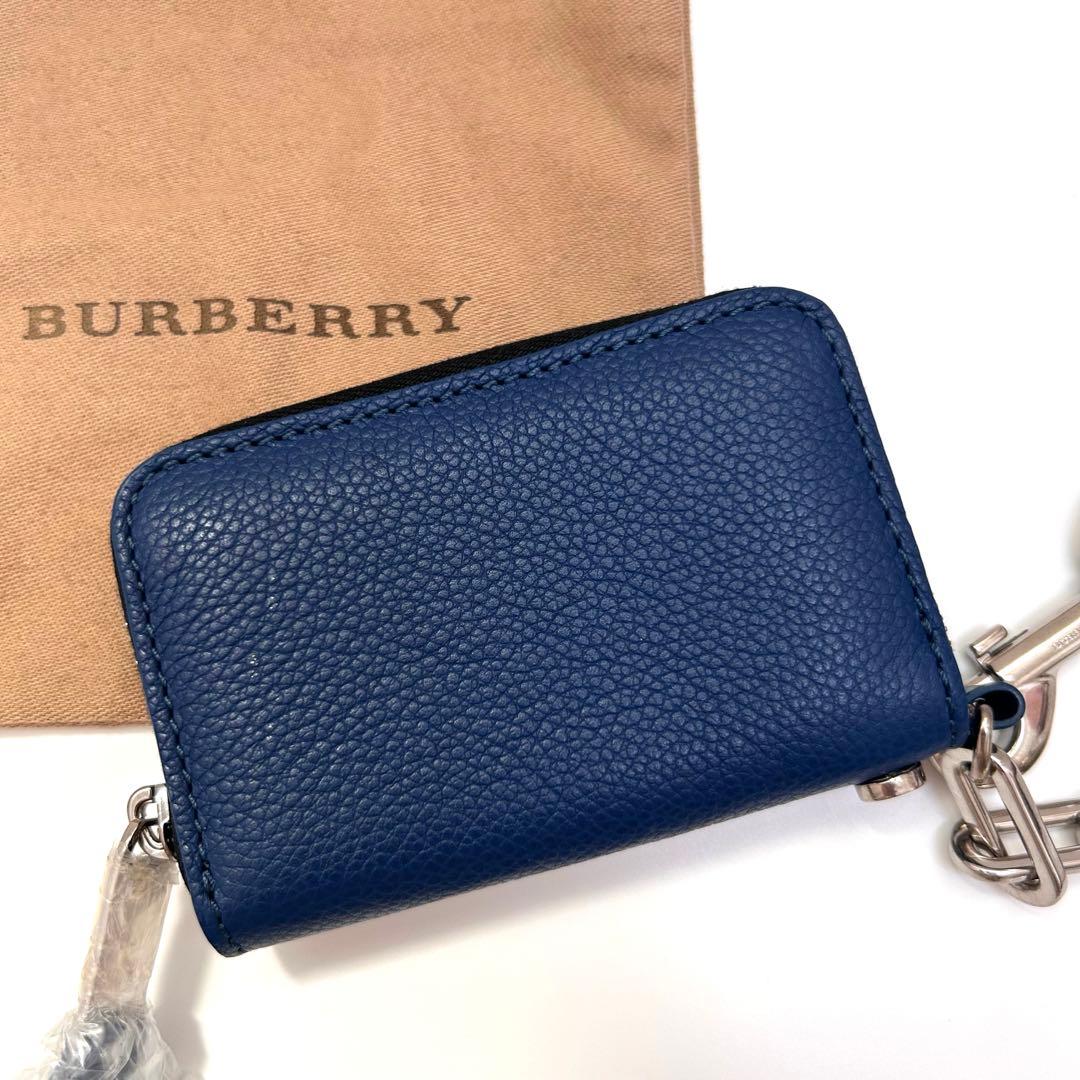 【新品未使用】バーバリー ケース　ミニウォレット　レザー　チェーン付き