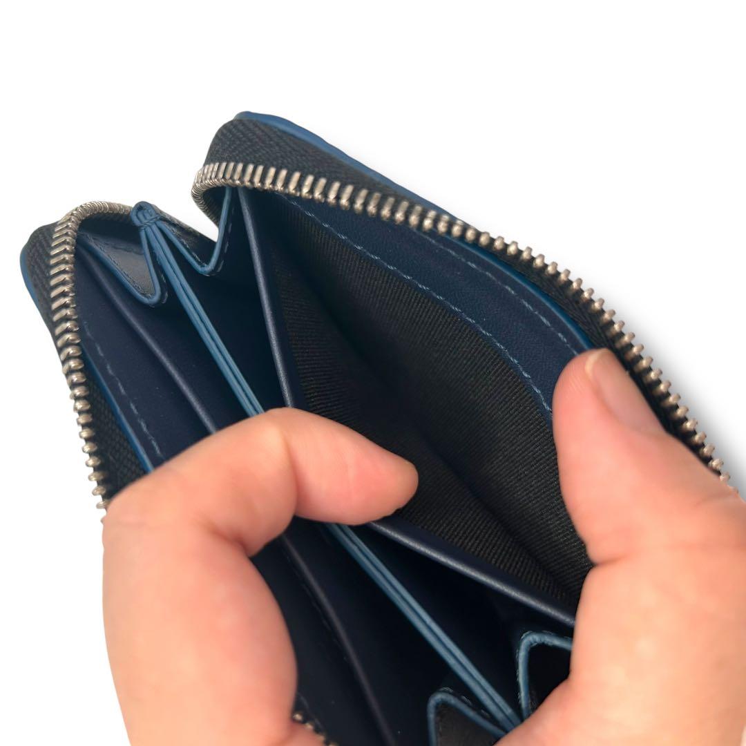 【新品未使用】バーバリー ケース　ミニウォレット　レザー　チェーン付き