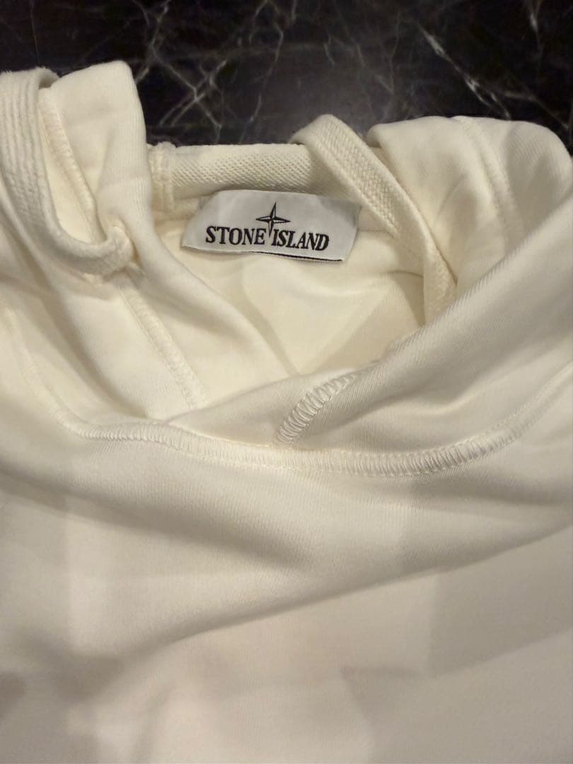 STONE  ホワイトパーカー