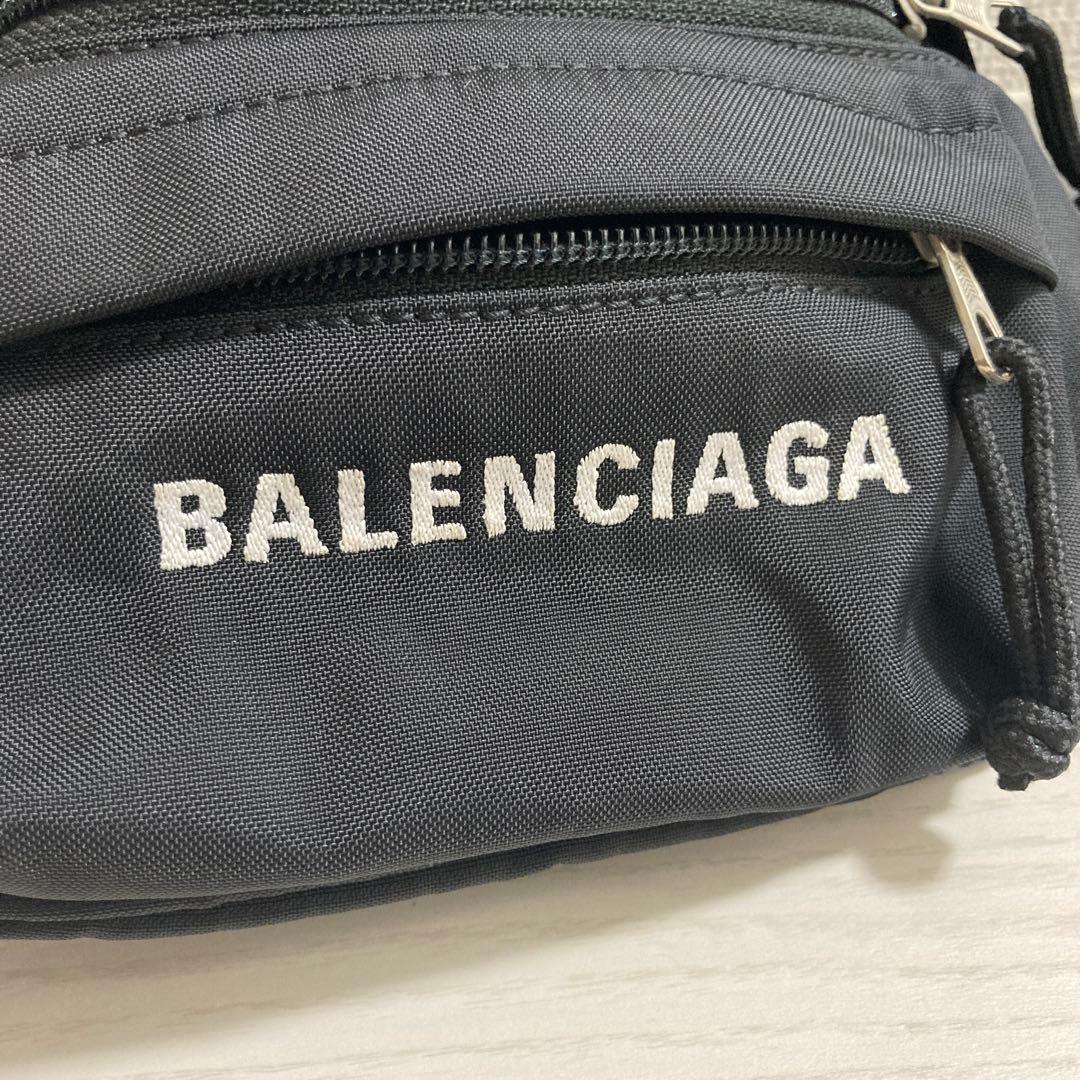 ✨未使用級✨BALENCIAGA　ウィール　ボディバッグ　ナイロン　デカロゴ　黒