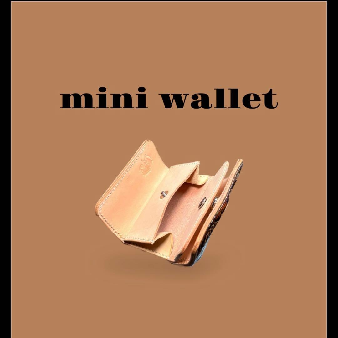 レザーカービング 三つ折りミニウォレット フラワー/カエル