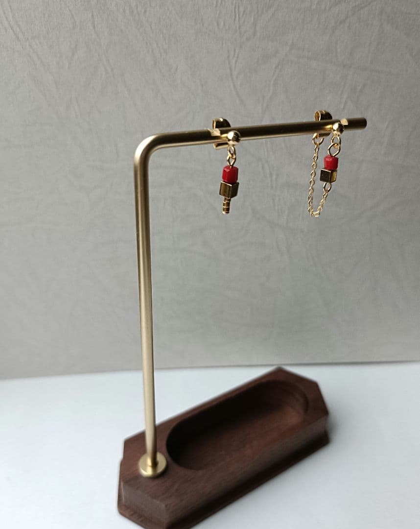 no.4289　レッドコーラル×ヘマタイト║ピアス/イヤリング║ステンレスピアス