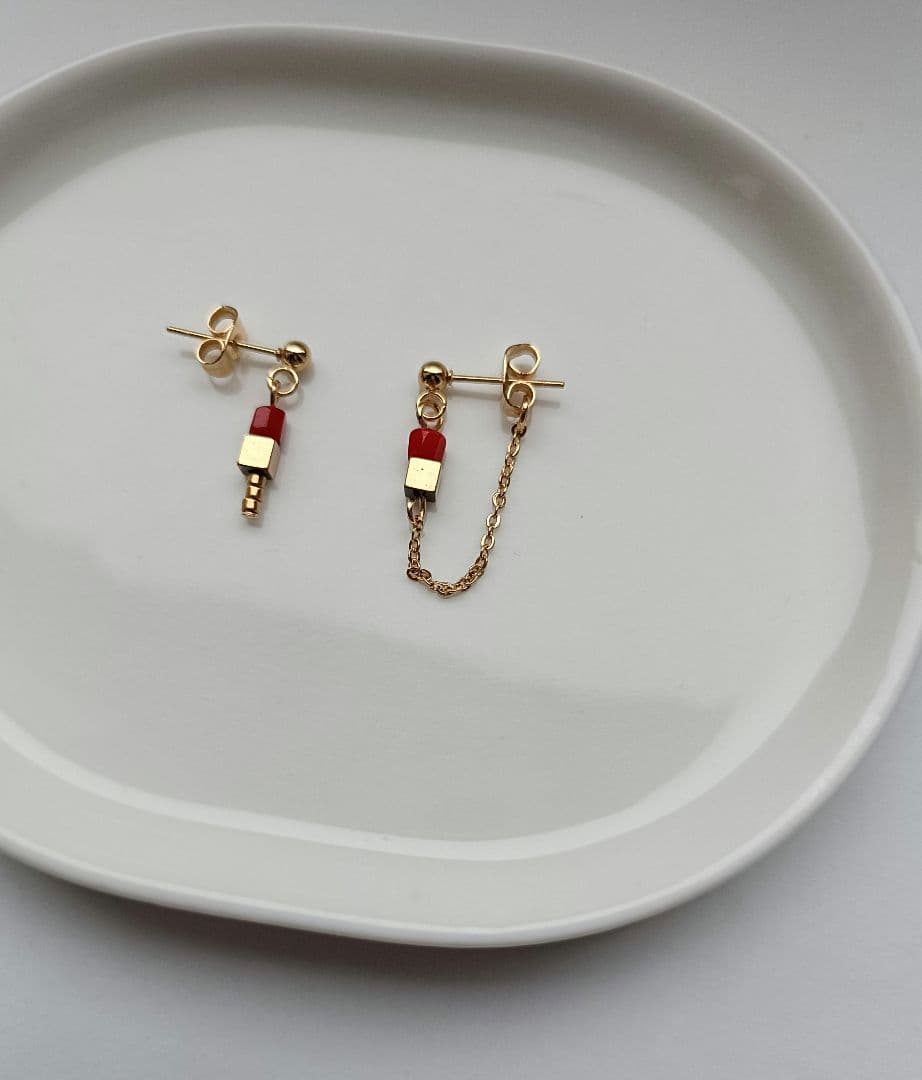 no.4289　レッドコーラル×ヘマタイト║ピアス/イヤリング║ステンレスピアス