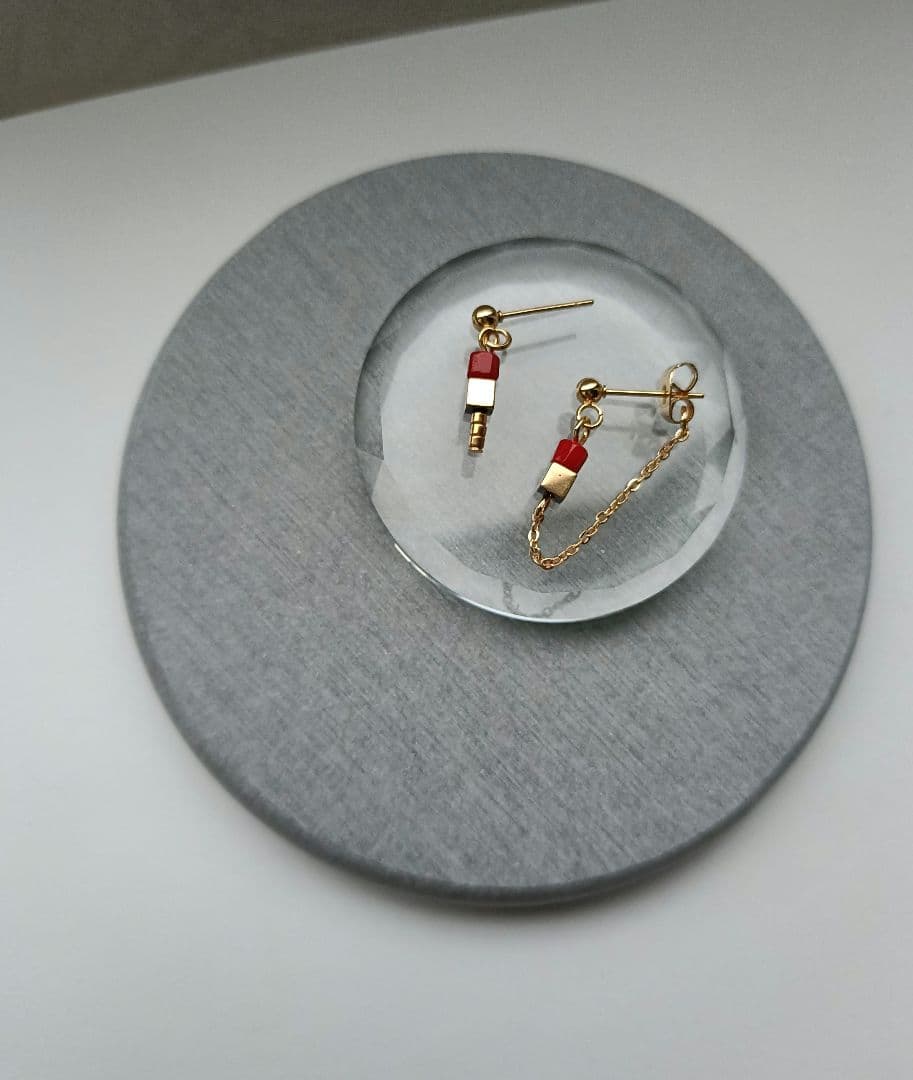 no.4289　レッドコーラル×ヘマタイト║ピアス/イヤリング║ステンレスピアス