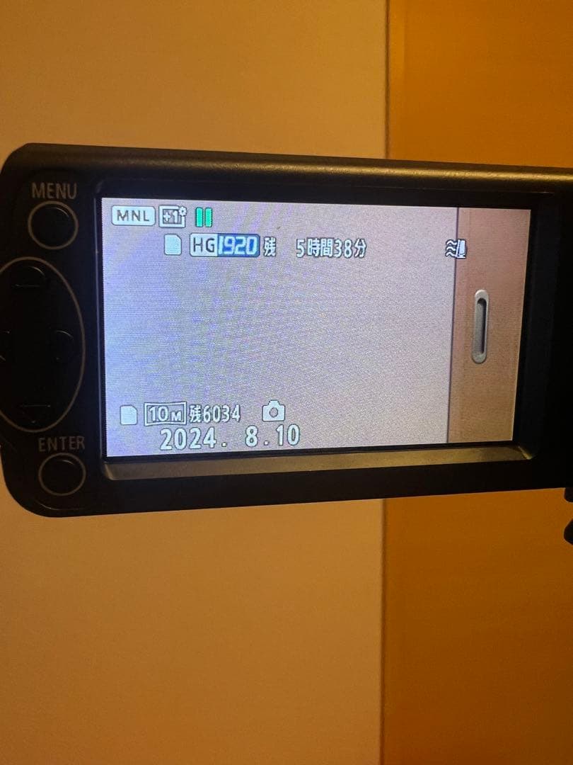 送料込/PanasonicフルHD HCーV210M/ハンディカメラ