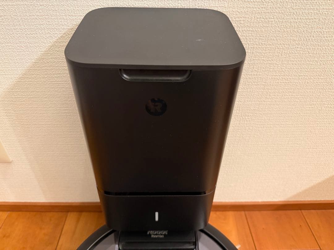 iRobot ルンバi7+（Roomba i7+）本体　クリーンベース　初期化済