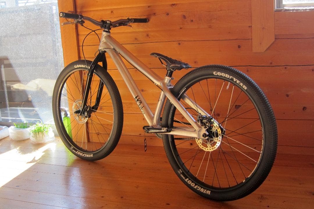NS Bikes Decade フルリジッド ダートジャンプ カスタム