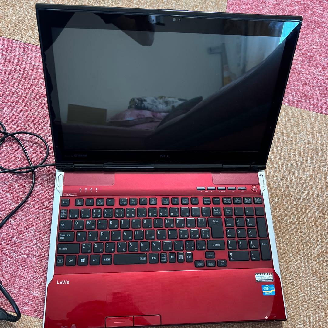 NEC LaVie ノートPC Intel Core i7 赤