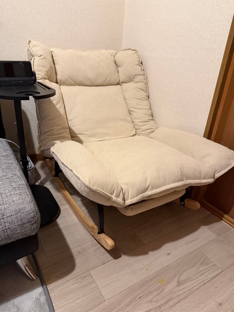 ロッキングチェア リクライニングソファ クリーム色 オットマン付き