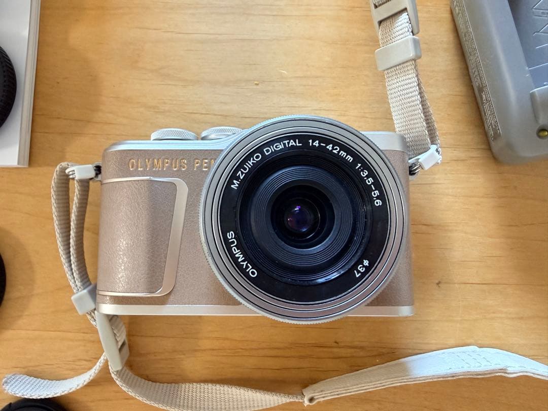 【美品・箱付き】OLYMPUS PEN E-PL10 ダブルズームキット