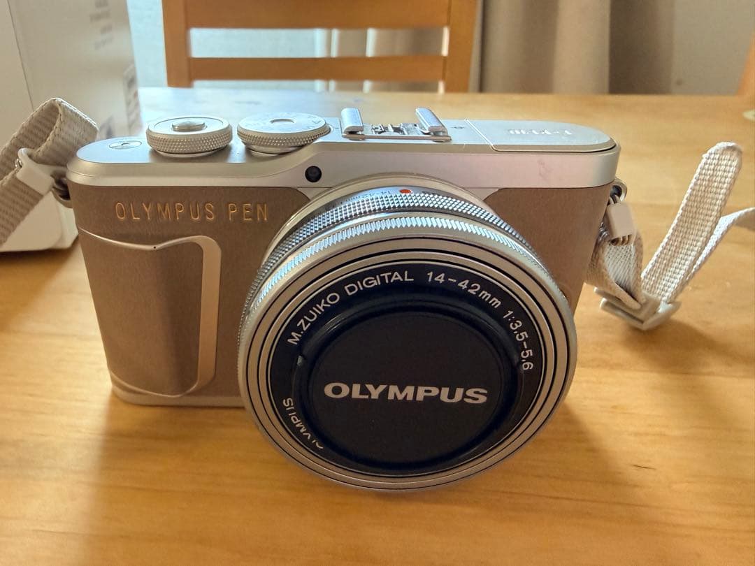 【美品・箱付き】OLYMPUS PEN E-PL10 ダブルズームキット