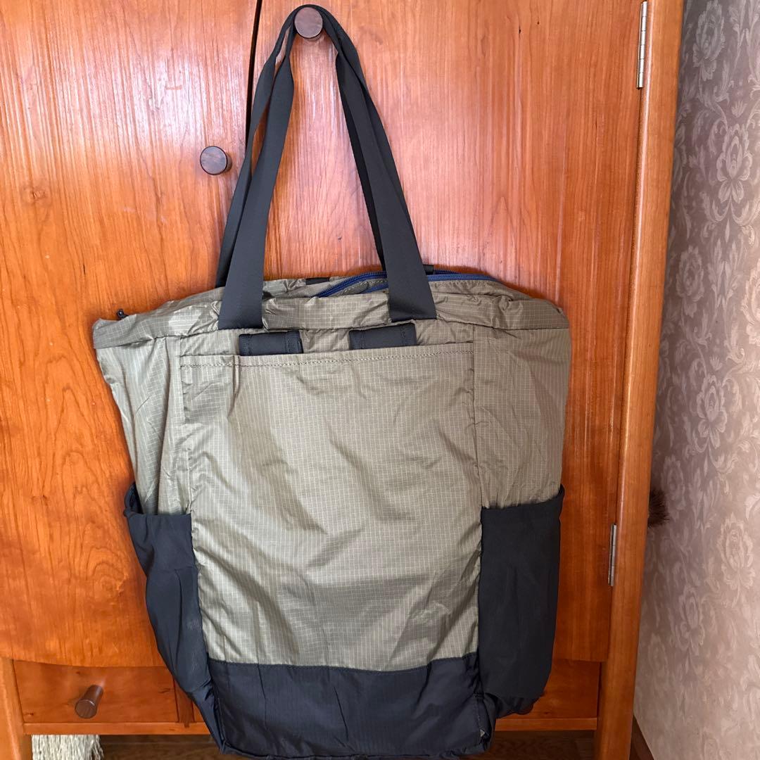 パタゴニア　ウルトラライトブラックホールトートバッグ