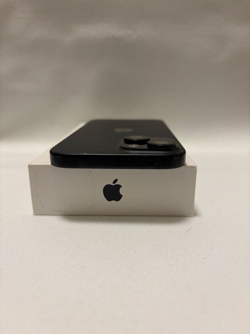 iPhone15 128GB ブラック SIMフリー 背面ヒビあり