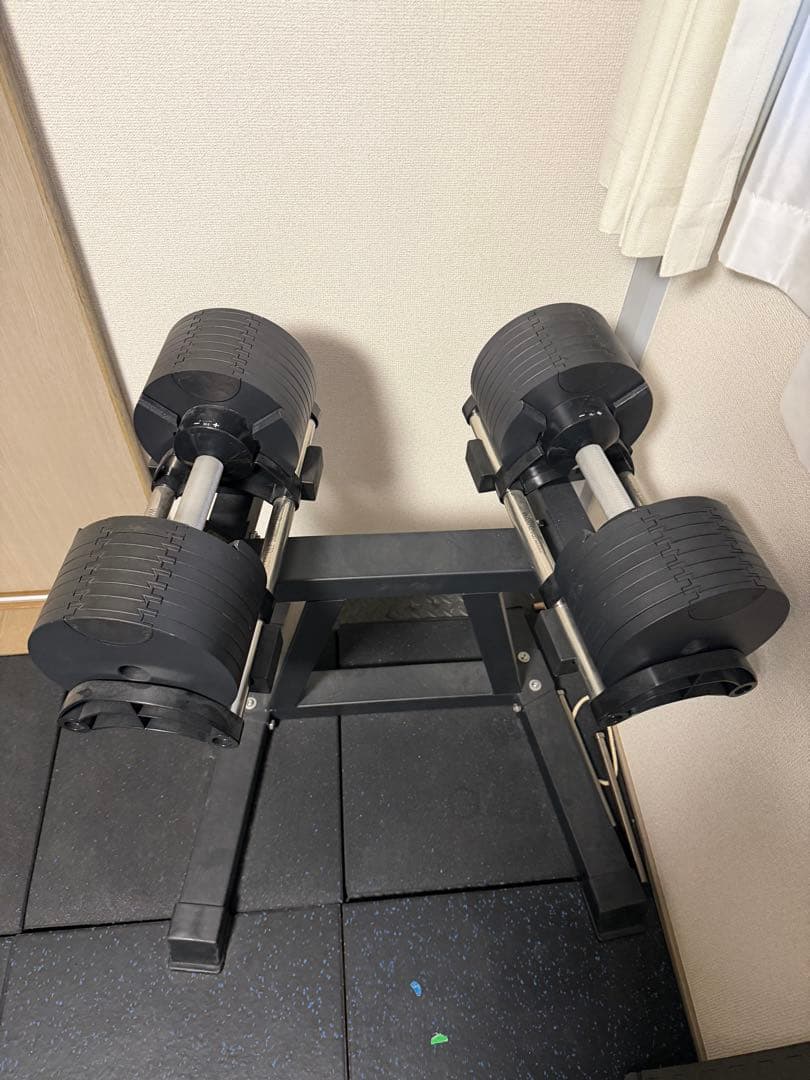 ねんねん①42kg可変式ダンベルx2、台座、5.5kgから2.5kg刻み