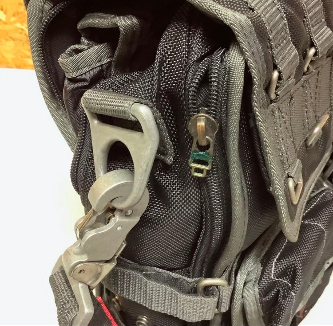 OAKLEY 多機能ビジネスバッグ 大容量 黒 通勤 通学 出張向け(P-64)