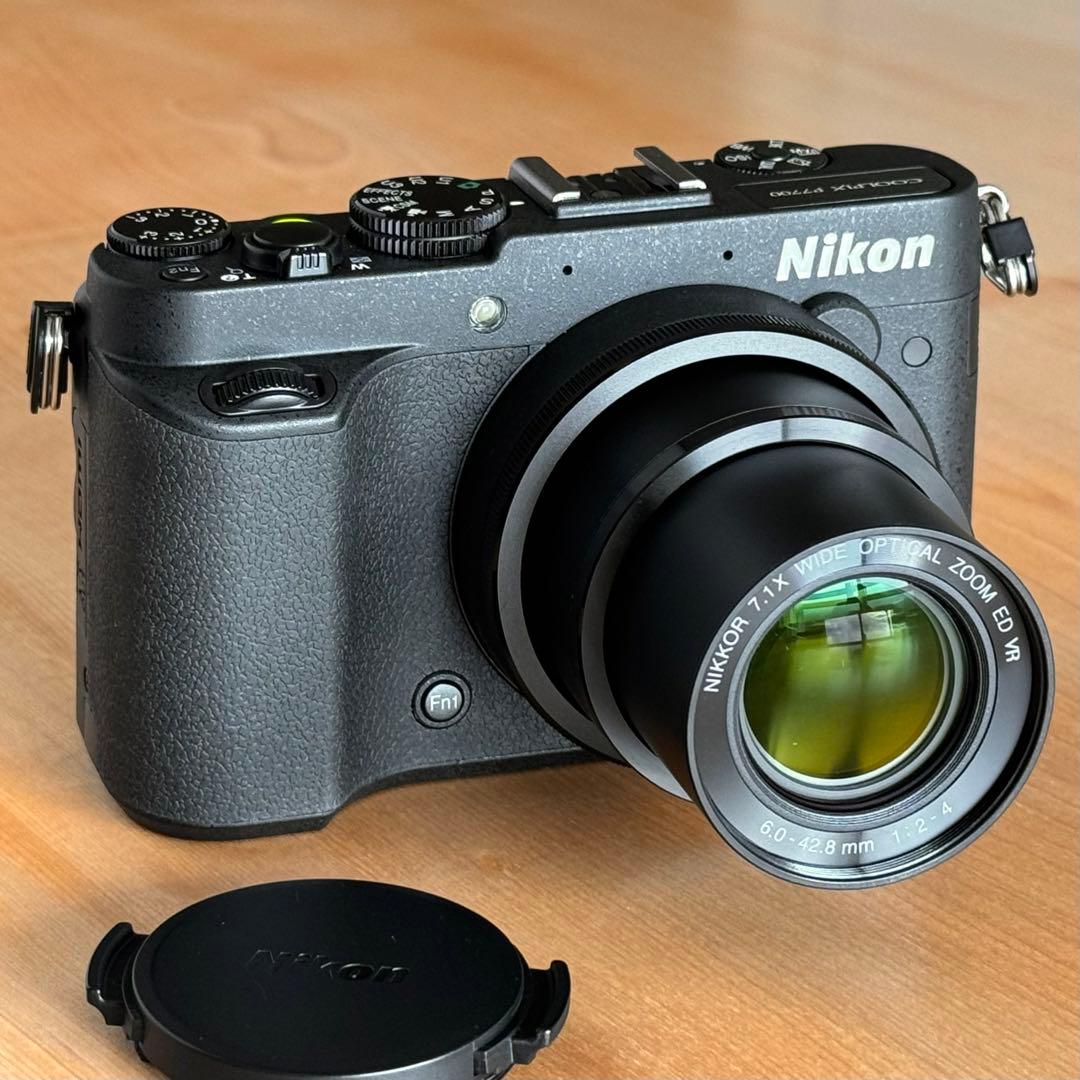 Nikon デジタルカメラ P7700 オールド デジカメ 高級 レトロ
