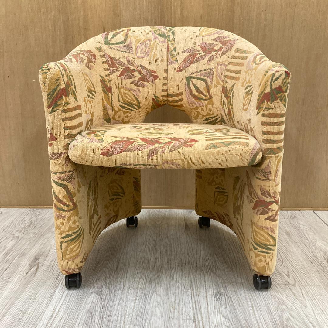 フクラ　ラウンジチェア　ソファ　椅子　アームチェア　キャスター付き　B