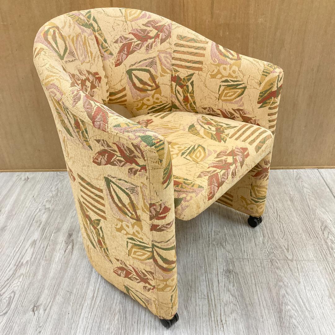 フクラ　ラウンジチェア　ソファ　椅子　アームチェア　キャスター付き　B