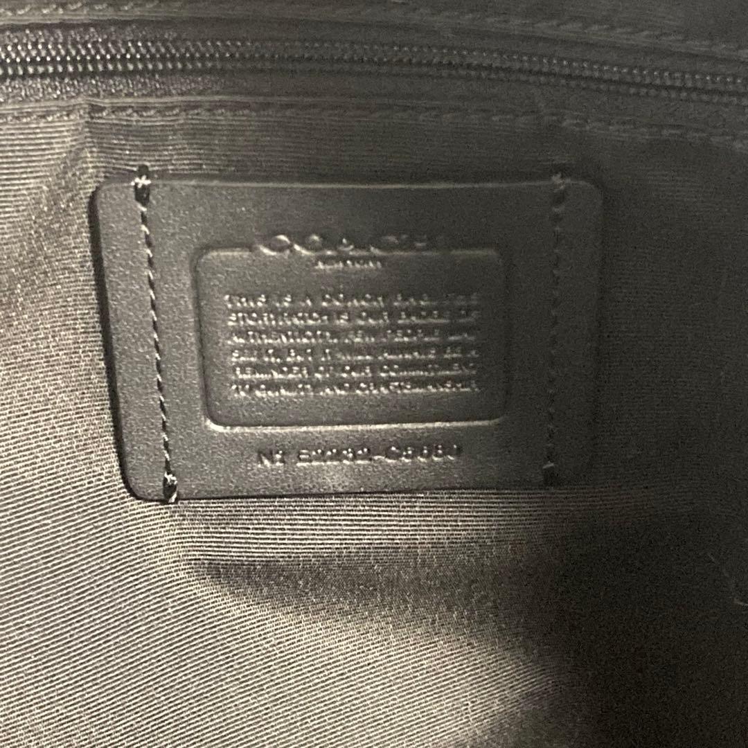 極美品　現行　コーチ　リュック　ケンリー　バックパック　A4収納可　レザー　黒