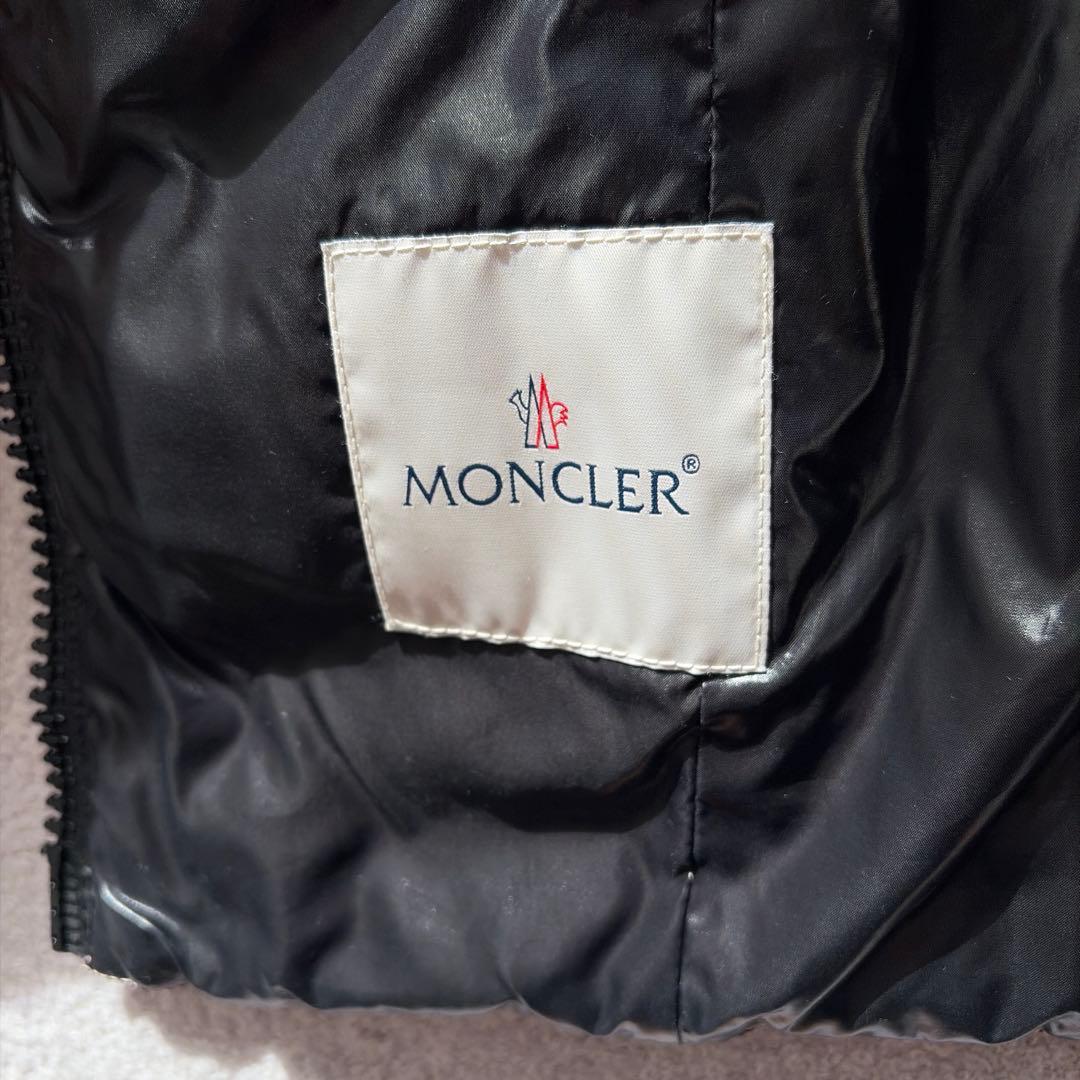 MONCLER ベージュ ダウンジャケット フード付き