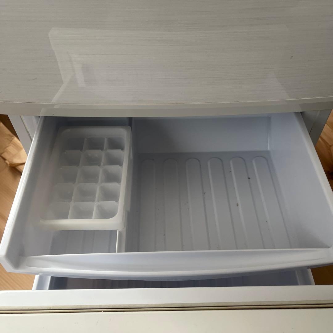 【再出品】SHARP 冷凍冷蔵庫 ホワイト　SJ-D14C-W 137L