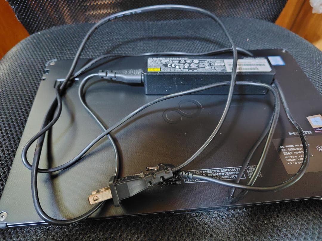 ArrowsTab Q738/SB 第8世代Corei5&8GBRAM値下げ不可