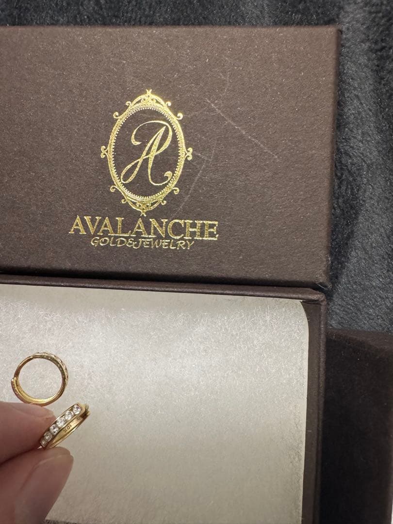 AVALANCHE ゴールド ピアス　 両耳