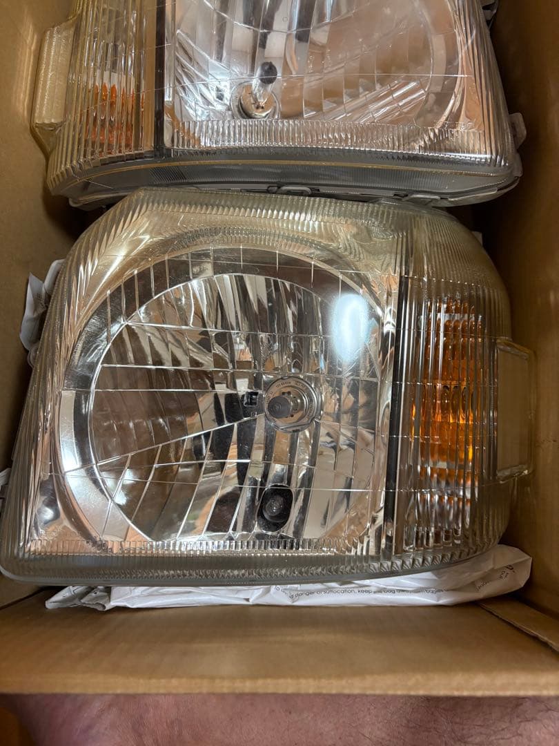 ホンダアクティバンhh5ヘッドライト左右