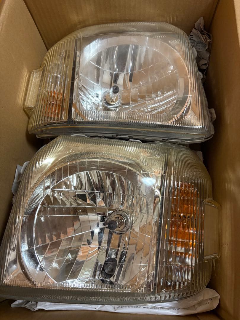 ホンダアクティバンhh5ヘッドライト左右