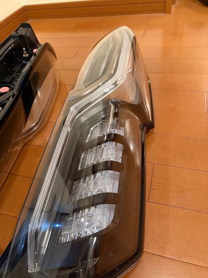 車*ん様 N-BOX JF3 テールランプ純正　左右セット