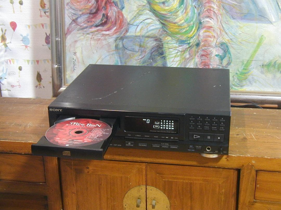 ★SONY CDP-M59 CDプレーヤー。￥24,800動作良好　キズ多い。