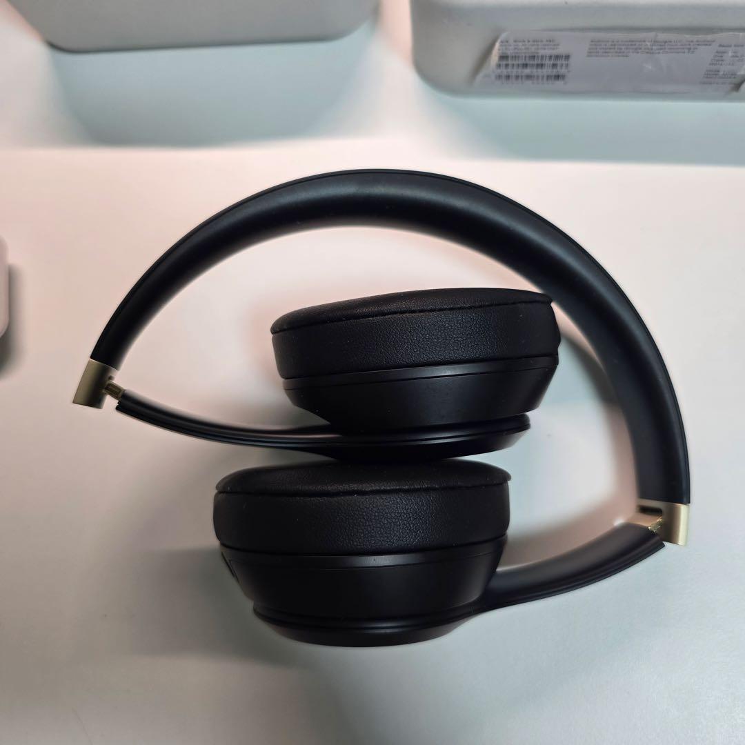 超美品 Beats Solo 4 ブラック ゴールド
