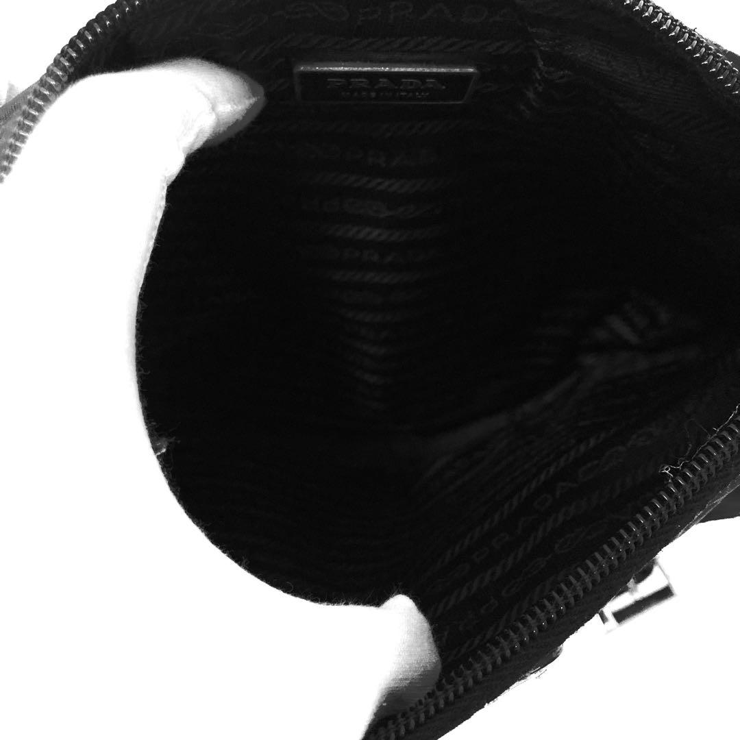 希少　良品　PRADA プラダ　ボディバッグ　ショルダーバッグ　ナイロン　黒