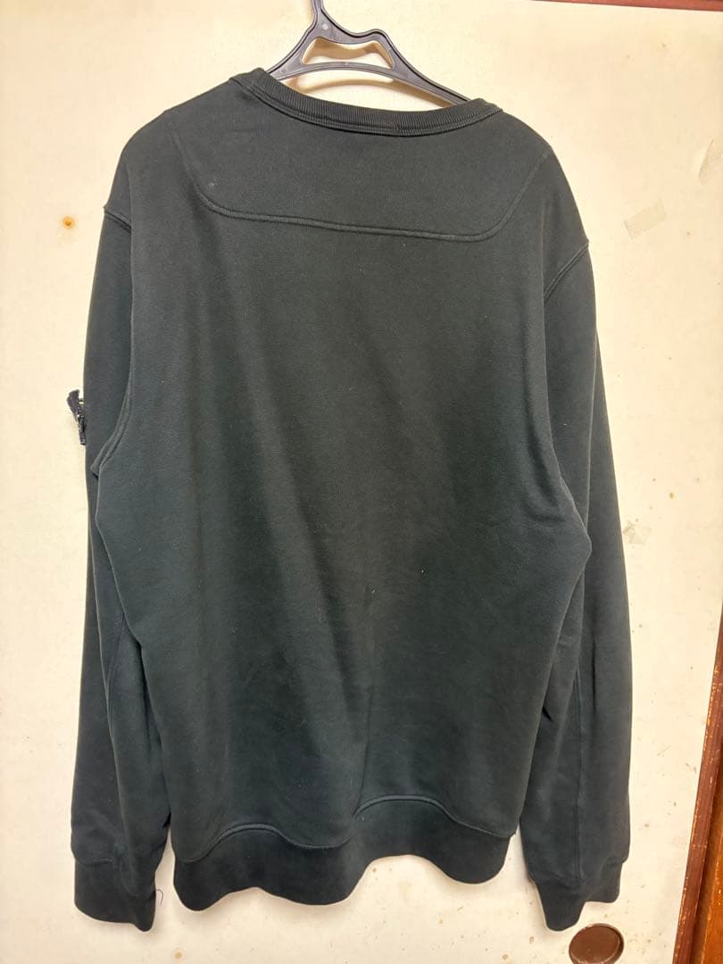 Stone  黒トレーナー