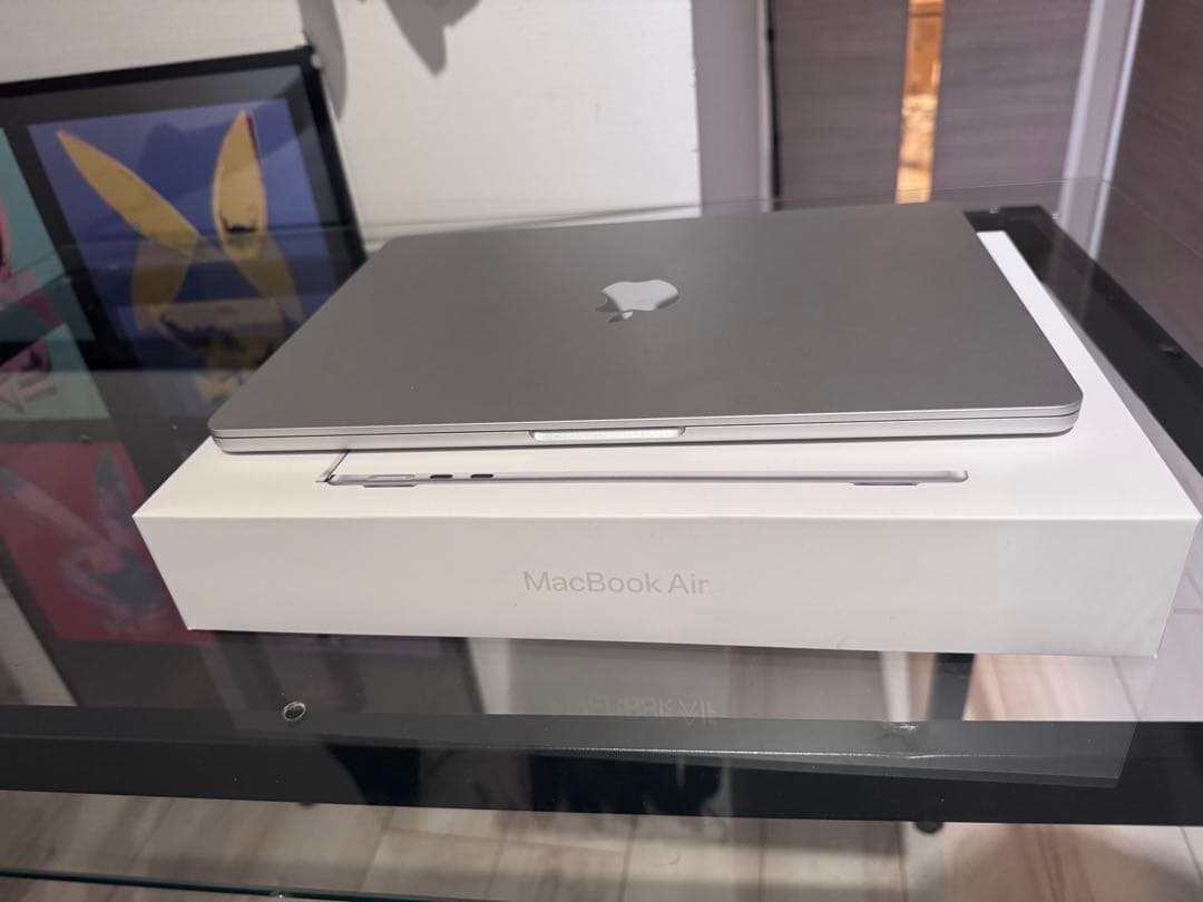 Apple MacBook Air (M2, 2022) 13インチ　シルバー