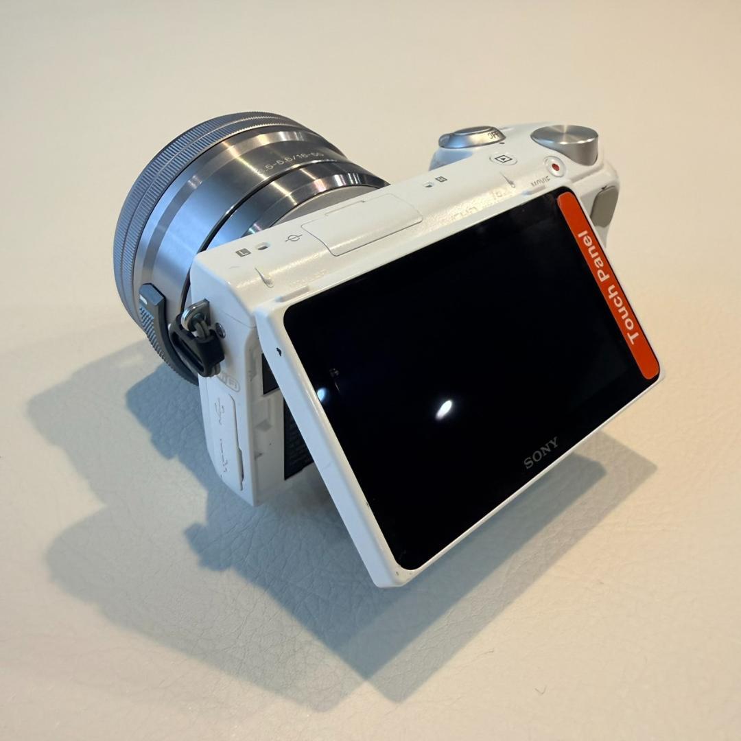 【美品】SONY NEX-5R ホワイト Wi-Fi搭載 パワーズームレンズ